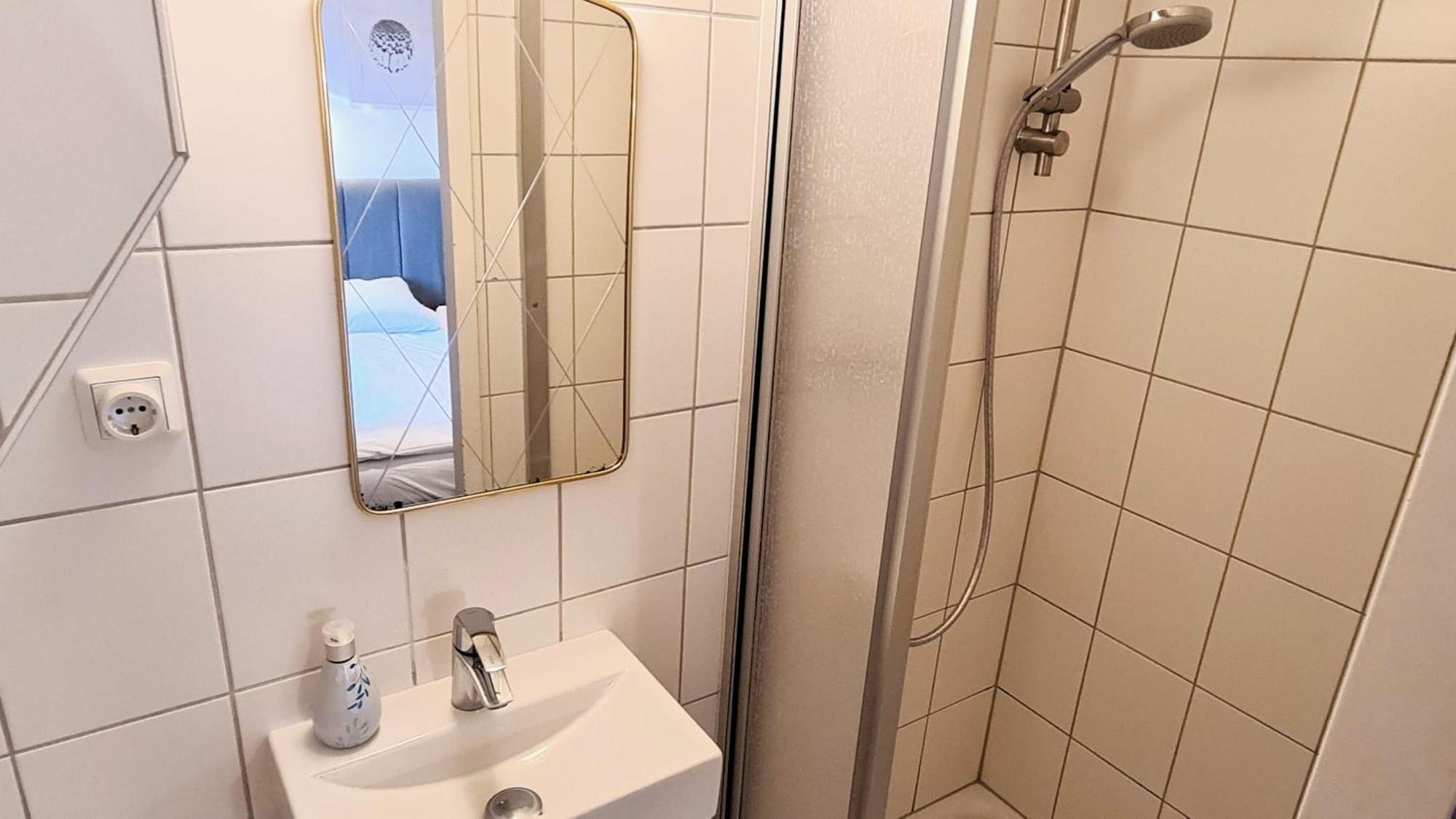 Weltempfaenger Backpacker Hostel Köln Ngoại thất bức ảnh